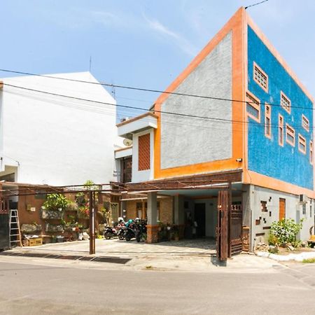 Reddoorz Syariah Near Stadion Manahan Solo 2 Экстерьер фото
