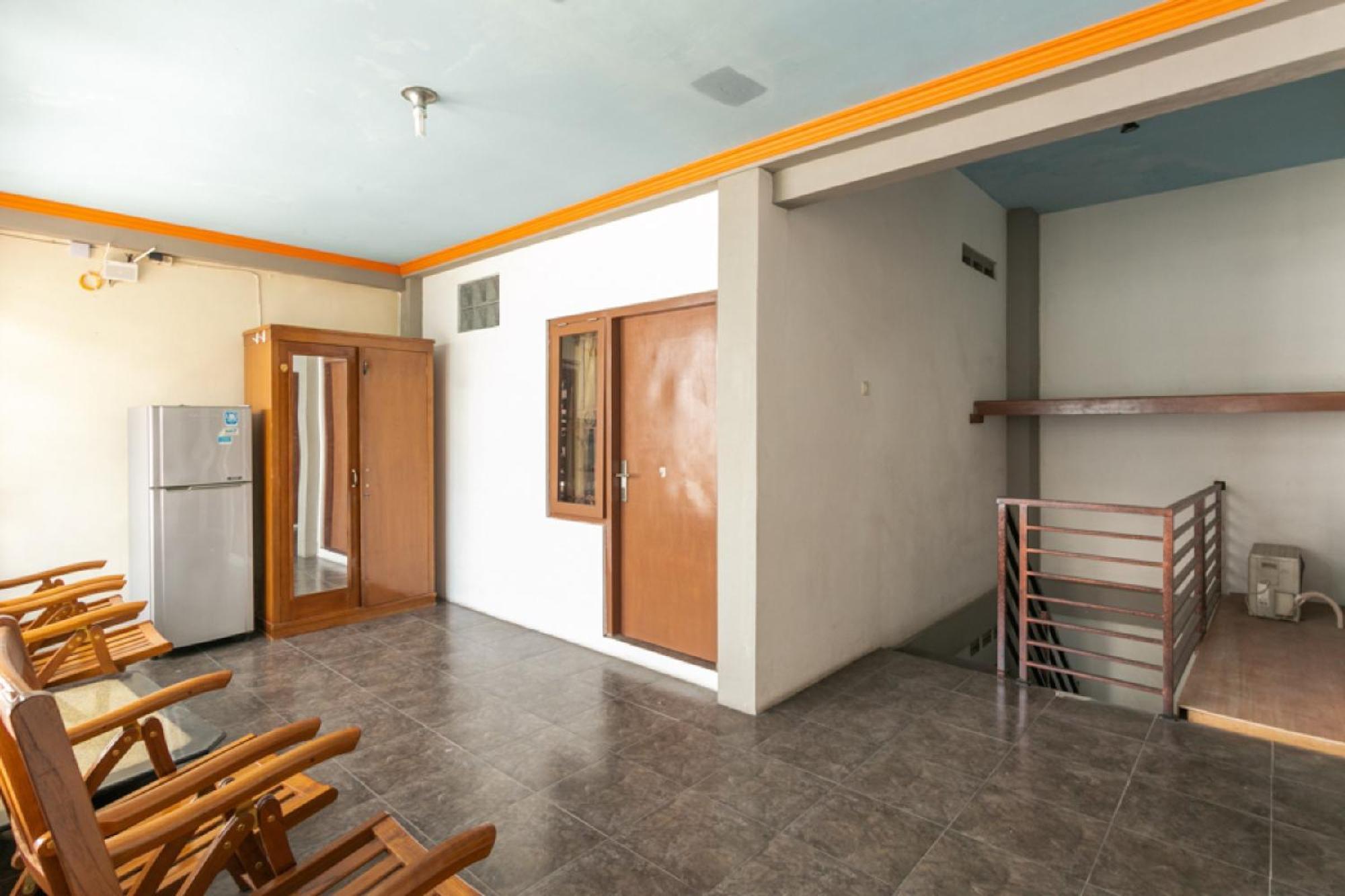 Reddoorz Syariah Near Stadion Manahan Solo 2 Экстерьер фото