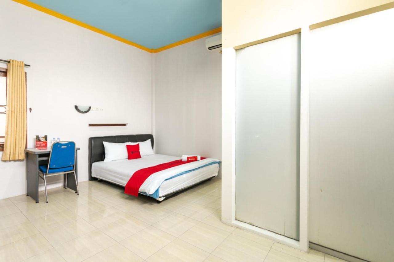 Reddoorz Syariah Near Stadion Manahan Solo 2 Экстерьер фото